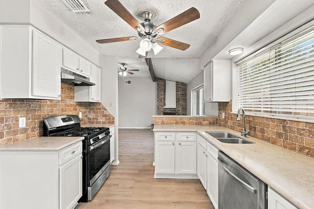 407 Ironbark Drive, Houston, TX 77598