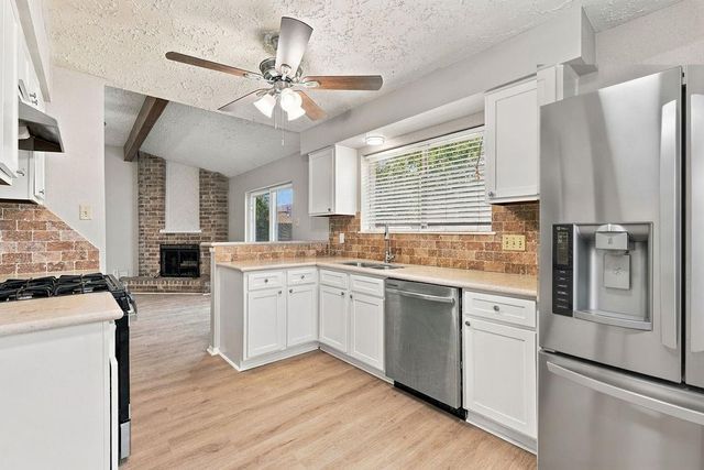 407 Ironbark Drive, Houston, TX 77598
