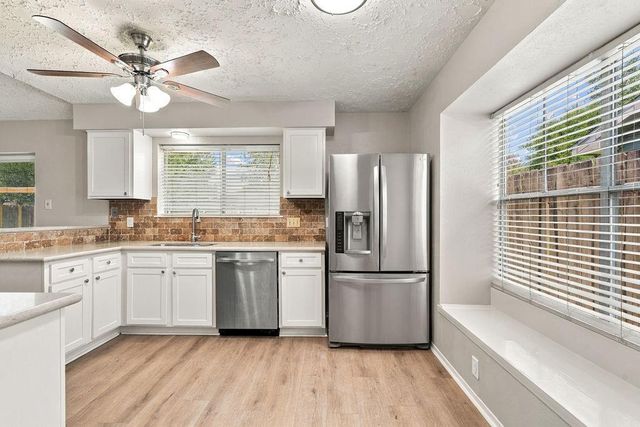 407 Ironbark Drive, Houston, TX 77598