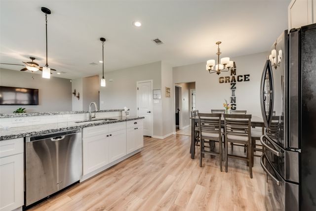 110 Springleaf Lane, Mabank, TX 75147