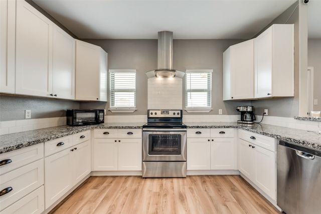 110 Springleaf Lane, Mabank, TX 75147