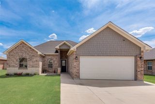 110 Springleaf Lane, Mabank, TX 75147