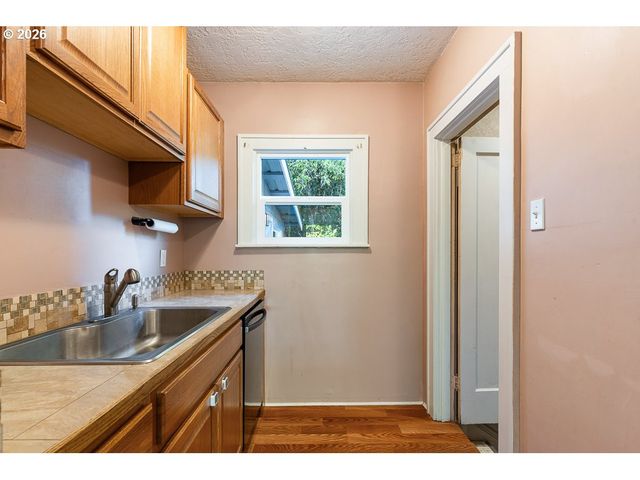 173 PIONEER Ave, Castle Rock, WA 98611