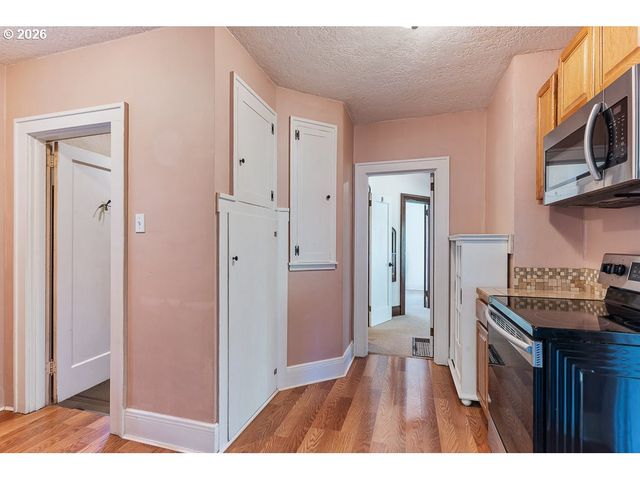 173 PIONEER Ave, Castle Rock, WA 98611