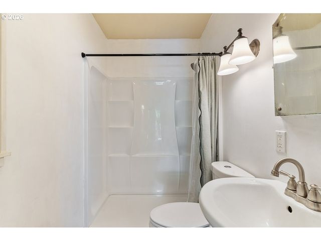 173 PIONEER Ave, Castle Rock, WA 98611