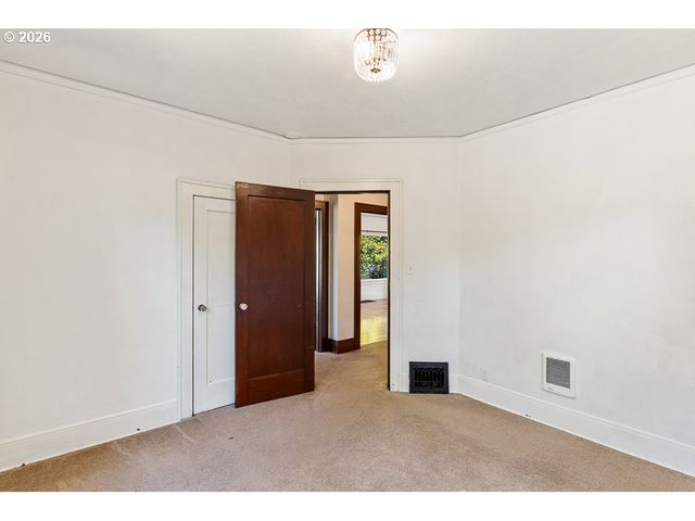 173 PIONEER Ave, Castle Rock, WA 98611