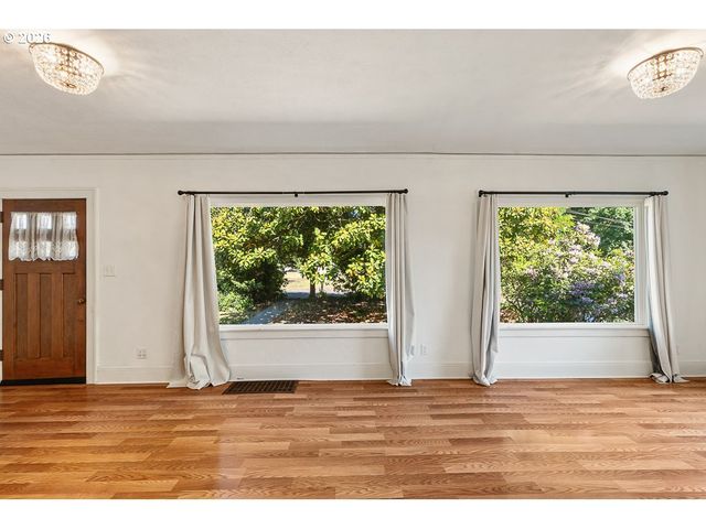 173 PIONEER Ave, Castle Rock, WA 98611