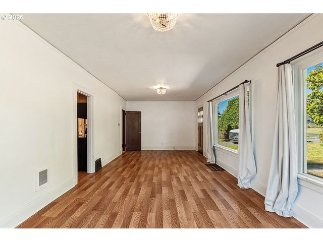 173 PIONEER Ave, Castle Rock, WA 98611