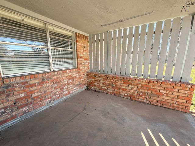 1002 JAN DRIVE, Burkburnett, TX 76354