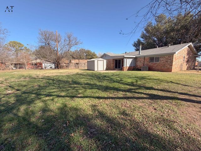 1002 JAN DRIVE, Burkburnett, TX 76354