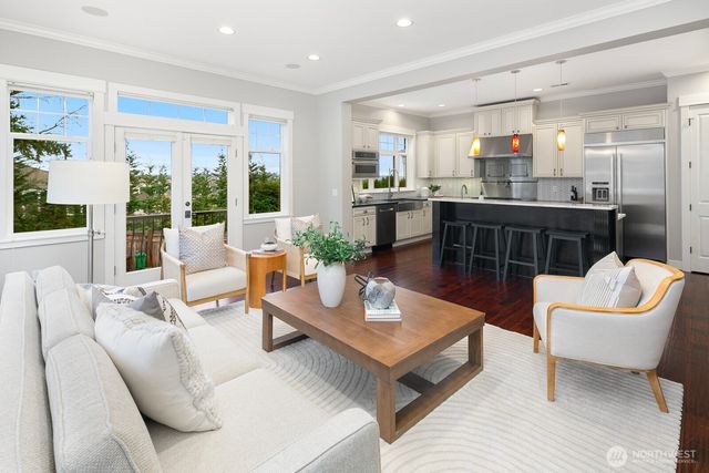 3048 39th Avenue W, Seattle, WA 98199