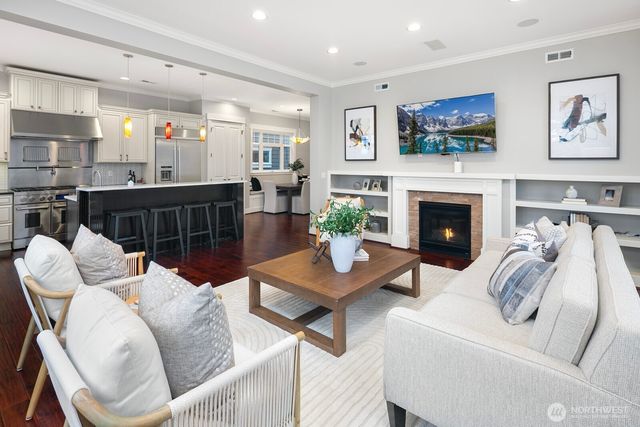 3048 39th Avenue W, Seattle, WA 98199