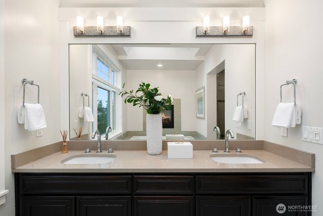 3048 39th Avenue W, Seattle, WA 98199