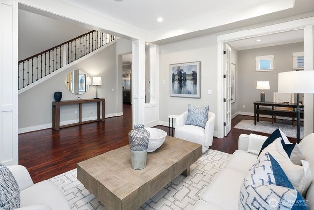 3048 39th Avenue W, Seattle, WA 98199