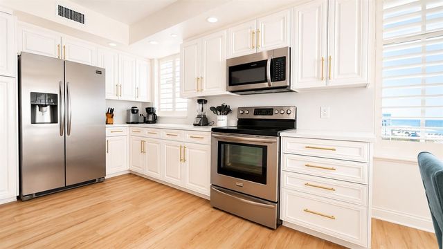 10 PAPAYA STREET 901, Clearwater Beach, FL 33767