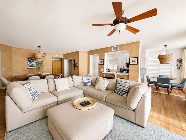 10 PAPAYA STREET 901, Clearwater Beach, FL 33767