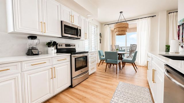 10 PAPAYA STREET 901, Clearwater Beach, FL 33767