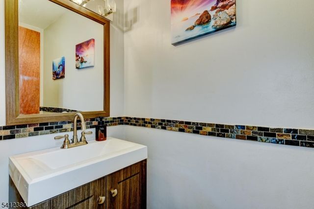 101 Race Track Ci, Montague Twp., NJ 07827