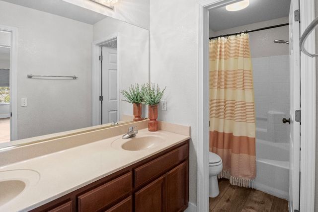 637 Rebekah Ct, Ripon, CA 95366