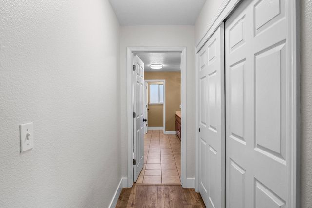 637 Rebekah Ct, Ripon, CA 95366