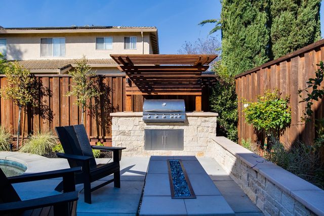 637 Rebekah Ct, Ripon, CA 95366