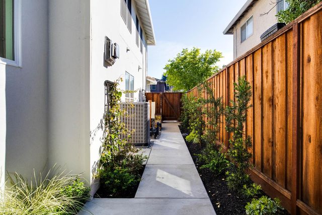 637 Rebekah Ct, Ripon, CA 95366