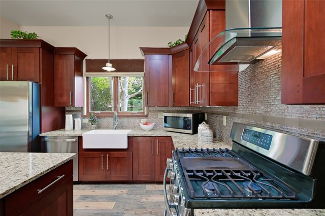 13 Via Diamante, Santa Fe, NM 87506