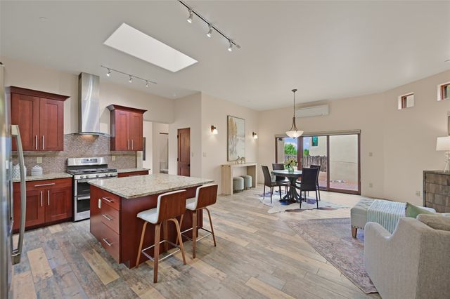 13 Via Diamante, Santa Fe, NM 87506