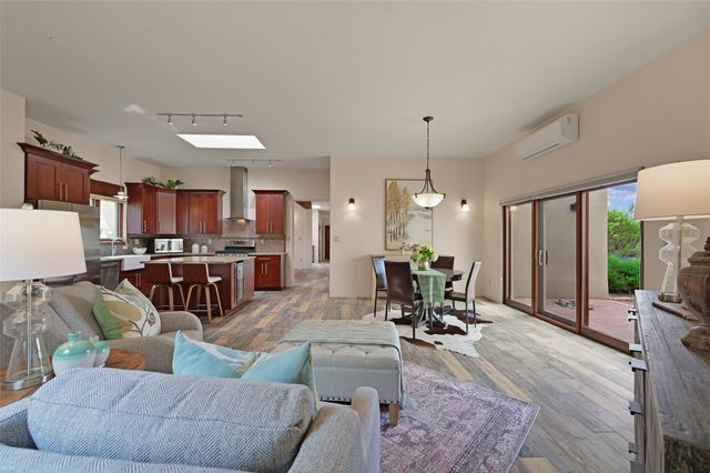 13 Via Diamante, Santa Fe, NM 87506