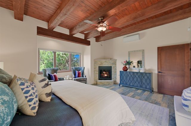 13 Via Diamante, Santa Fe, NM 87506
