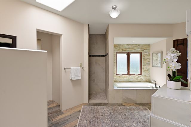 13 Via Diamante, Santa Fe, NM 87506