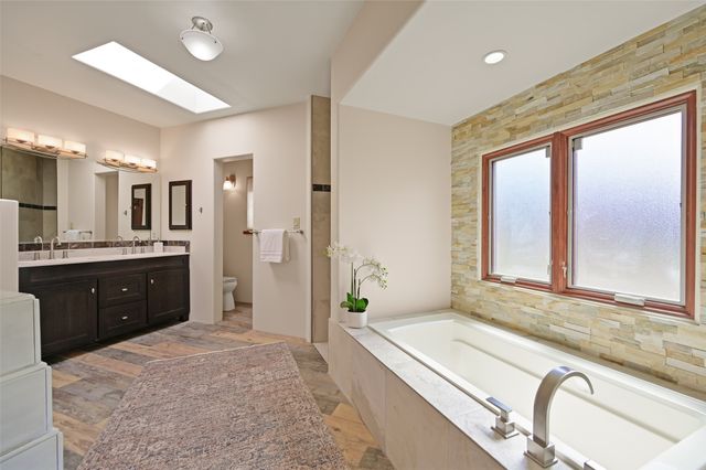 13 Via Diamante, Santa Fe, NM 87506