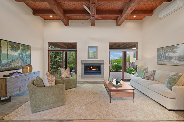13 Via Diamante, Santa Fe, NM 87506
