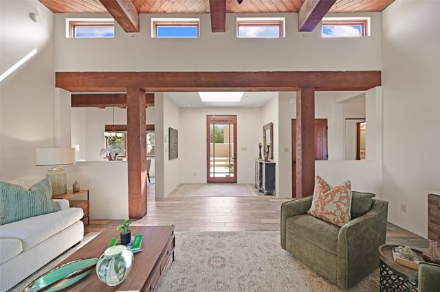 13 Via Diamante, Santa Fe, NM 87506