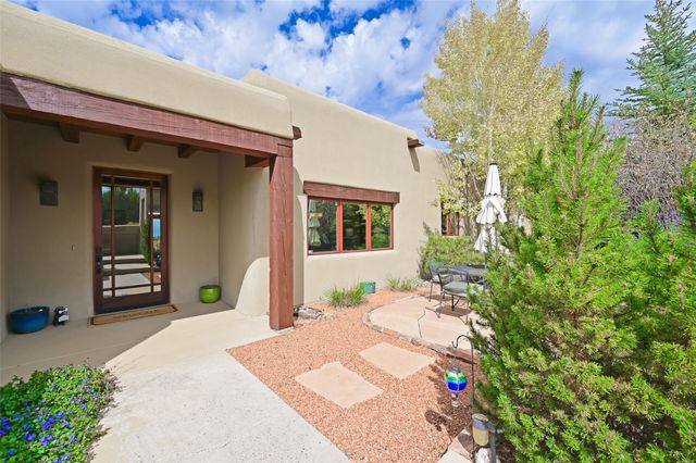 13 Via Diamante, Santa Fe, NM 87506