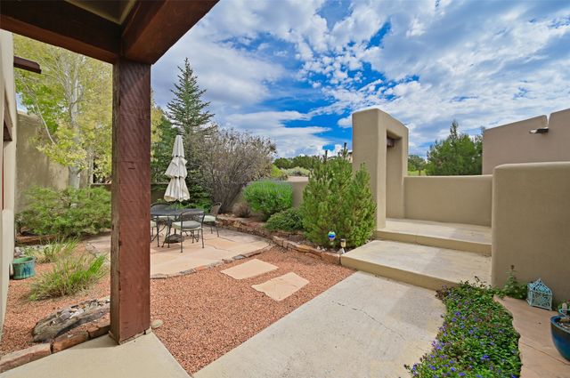 13 Via Diamante, Santa Fe, NM 87506