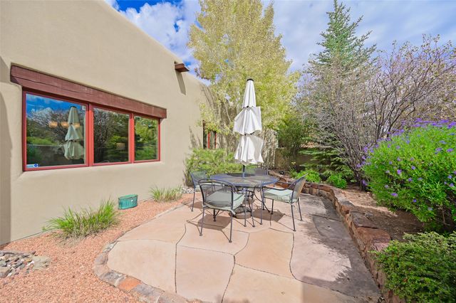 13 Via Diamante, Santa Fe, NM 87506