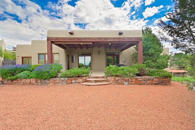 13 Via Diamante, Santa Fe, NM 87506
