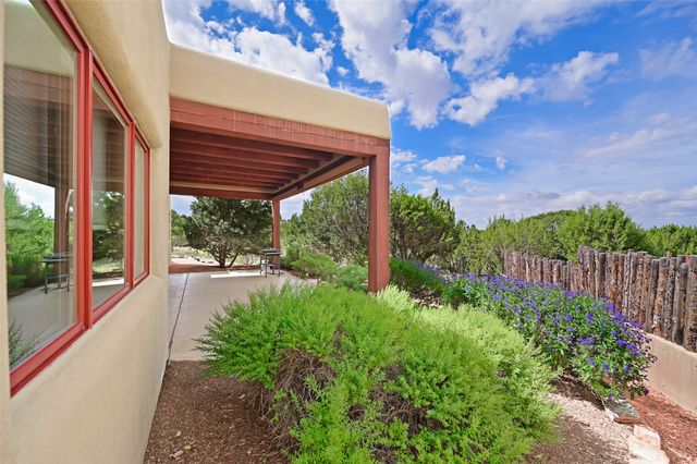 13 Via Diamante, Santa Fe, NM 87506
