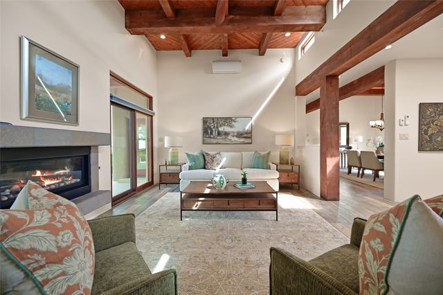 13 Via Diamante, Santa Fe, NM 87506