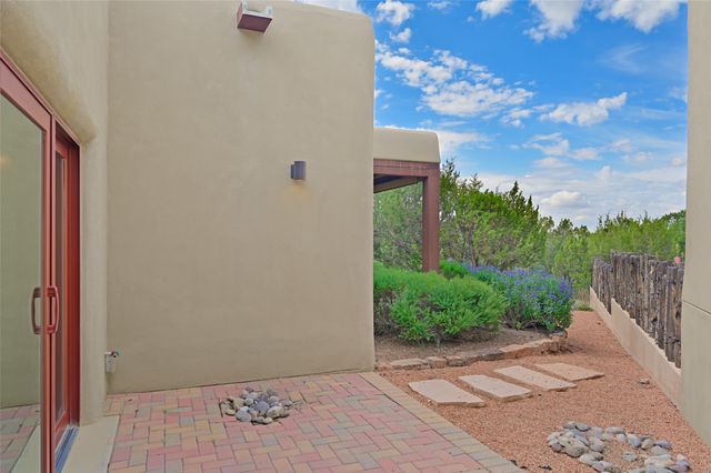 13 Via Diamante, Santa Fe, NM 87506