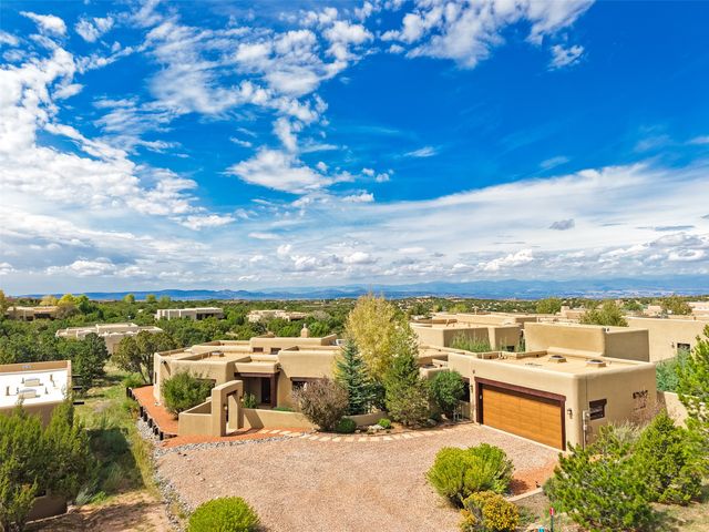 13 Via Diamante, Santa Fe, NM 87506