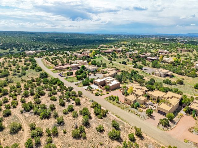 13 Via Diamante, Santa Fe, NM 87506