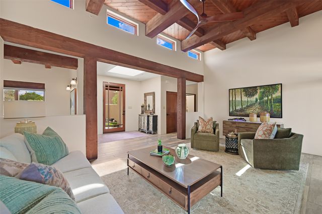 13 Via Diamante, Santa Fe, NM 87506