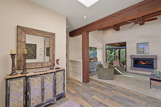 13 Via Diamante, Santa Fe, NM 87506