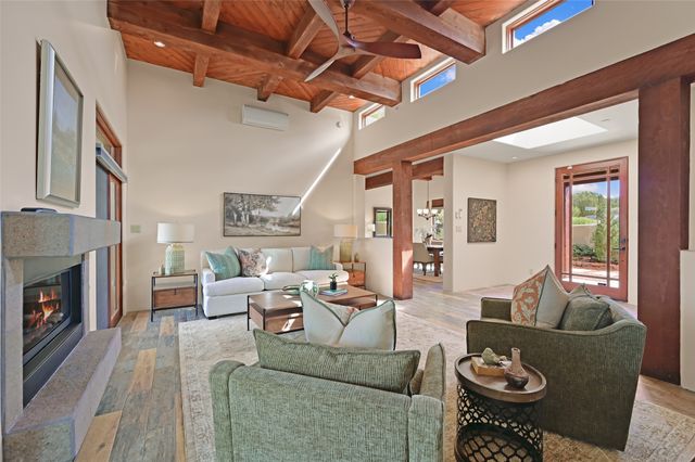 13 Via Diamante, Santa Fe, NM 87506