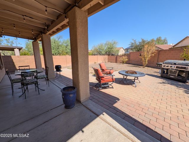 7514 W Phobos Drive, Tucson, AZ 85743