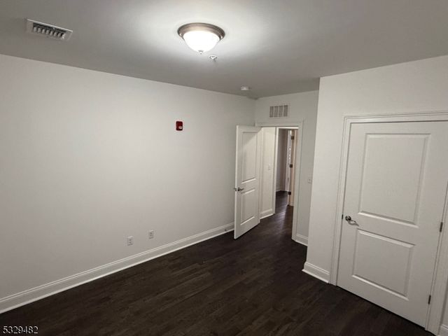 90 Clinton Ave 204, Newark City, NJ 07114