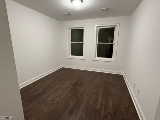 90 Clinton Ave 204, Newark City, NJ 07114