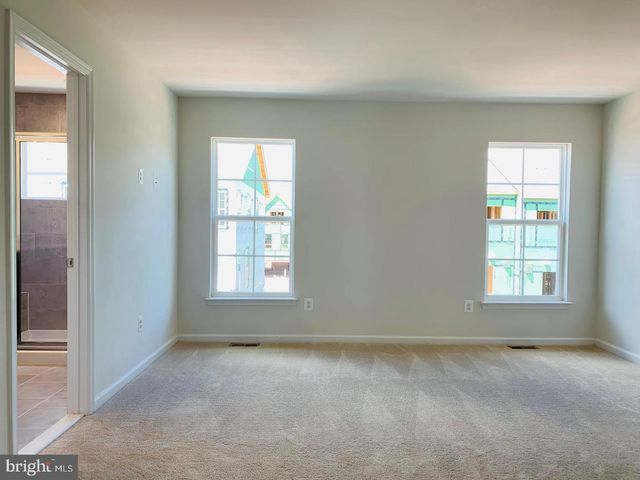 8196 MAUDE LN, Manassas, VA 20110